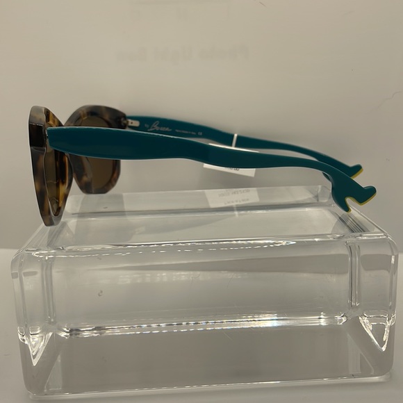 Face A Face Vintage Sunglass - Picture 7 of 9